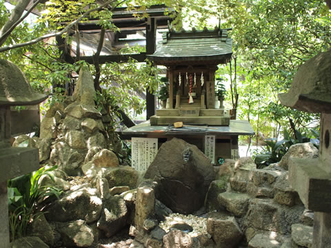 パワースポット大宮八幡宮で縁結びや子宝を願って