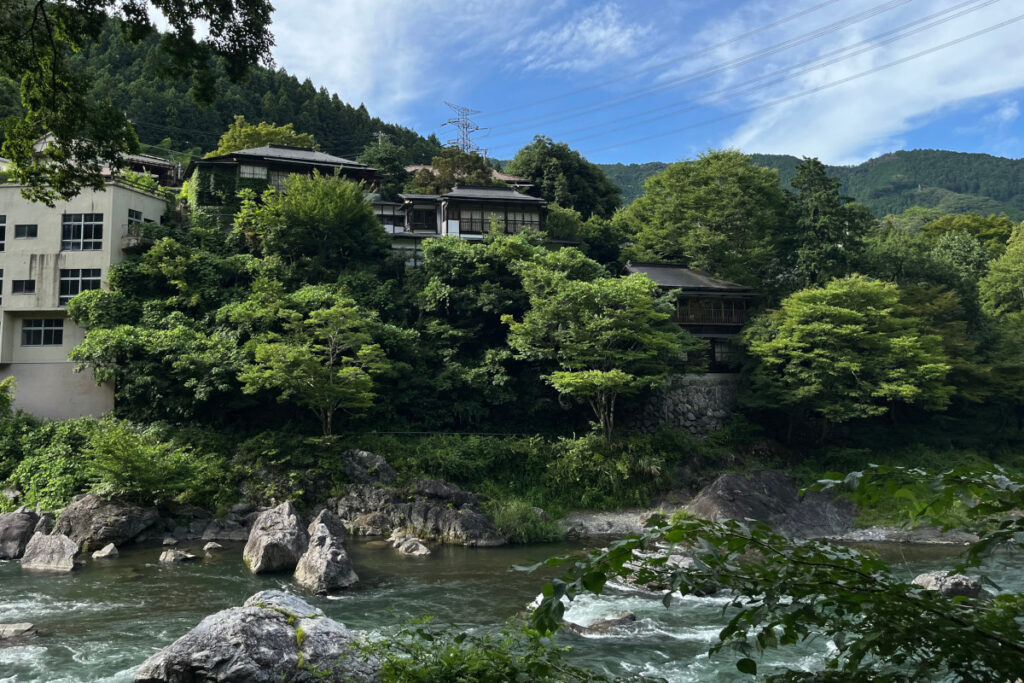 旅館建物室礼美術館 河鹿園