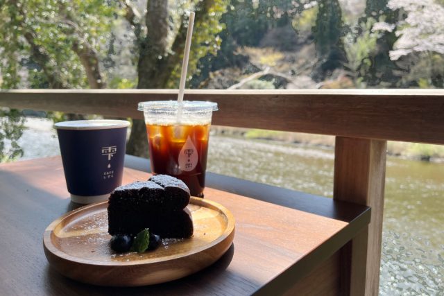 青梅・澤乃井園にある川沿いカフェ「CAFE雫」で癒しのひととき