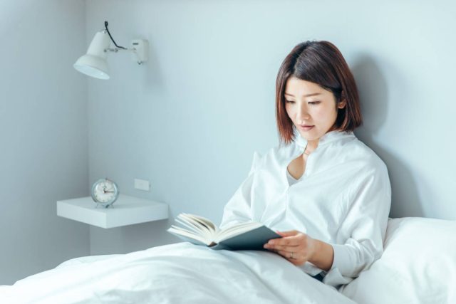 眠れない夜の定番!本を読む