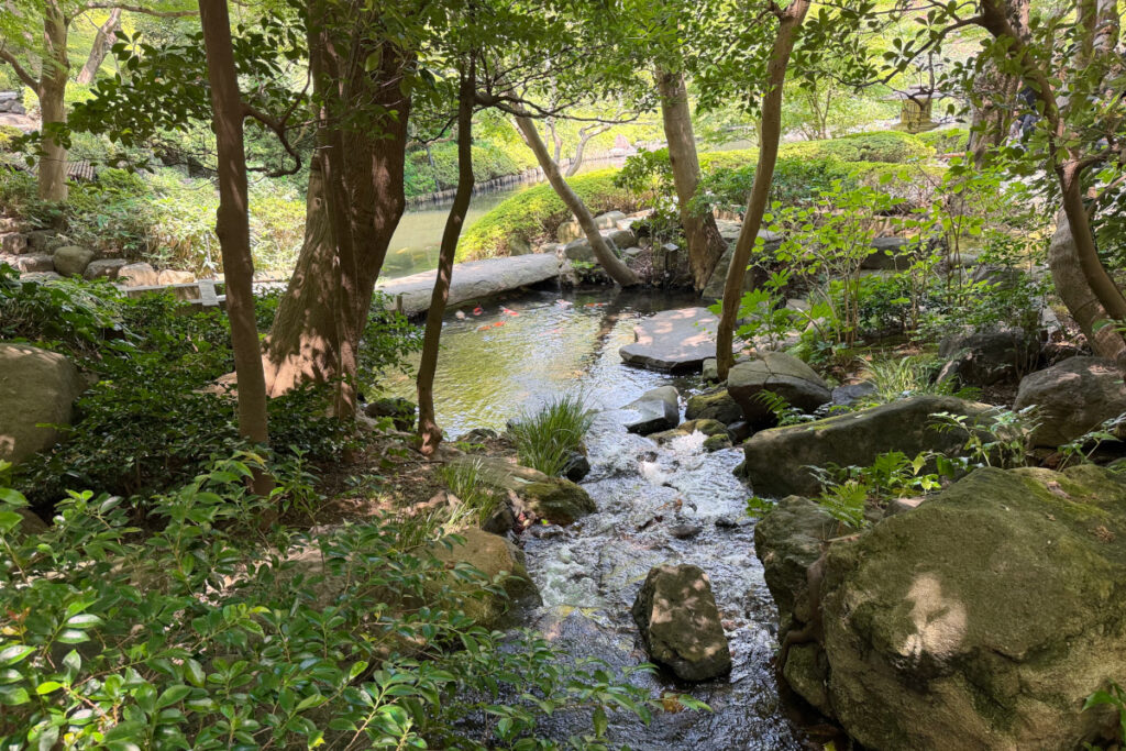 八芳園