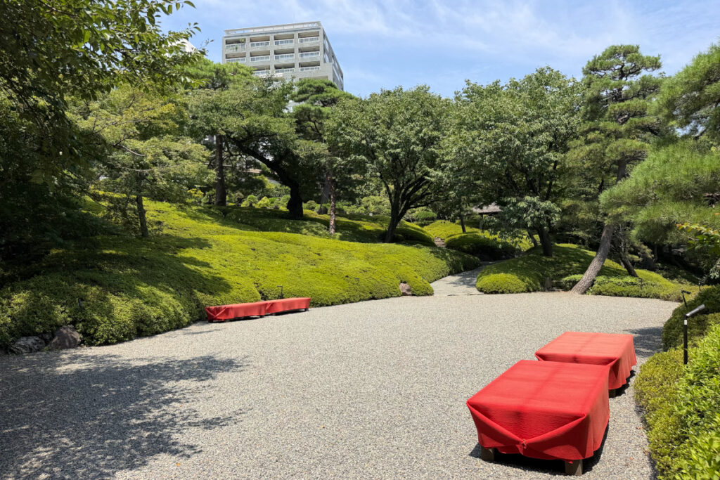 八芳園