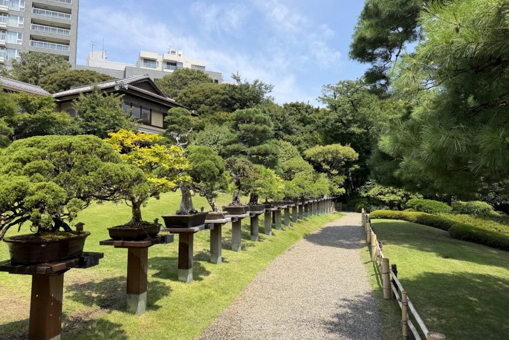 八芳園