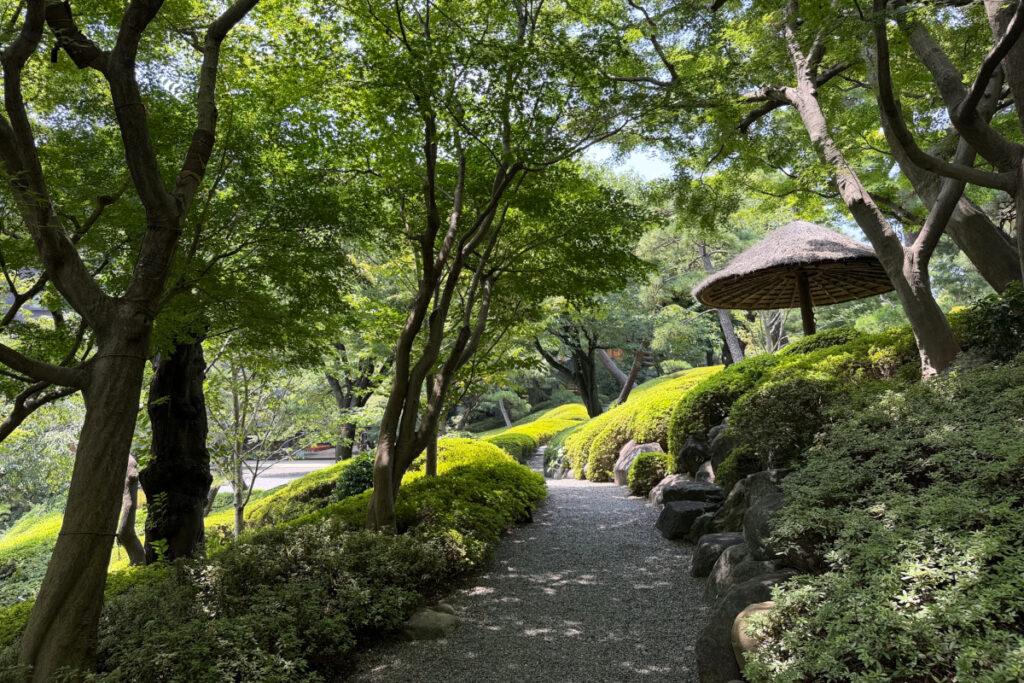 八芳園