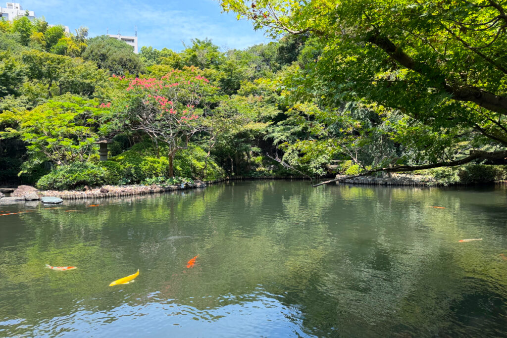 八芳園
