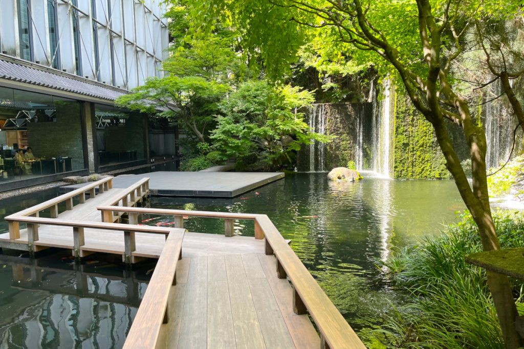 ホテル雅叙園の庭園