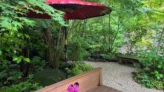 一条恵観山荘のハートベンチ