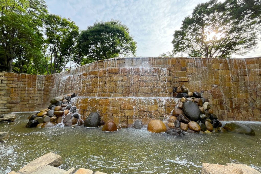 新宿中央公園のナイアガラの滝